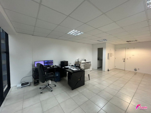 Imagem Sala Comercial à Venda, 47 m² em Centro - Florianópolis Imagem Sala Comercial à Venda, 47 m² em Centro - Florianópolis