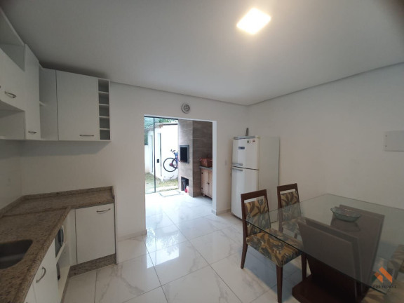 Imagem Casa com 2 Quartos à Venda, 100 m² Imagem Casa com 2 Quartos à Venda, 100 m²