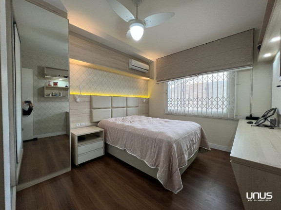Imagem Casa com 3 Quartos à Venda, em Estreito - Florianópolis Imagem Casa com 3 Quartos à Venda, em Estreito - Florianópolis