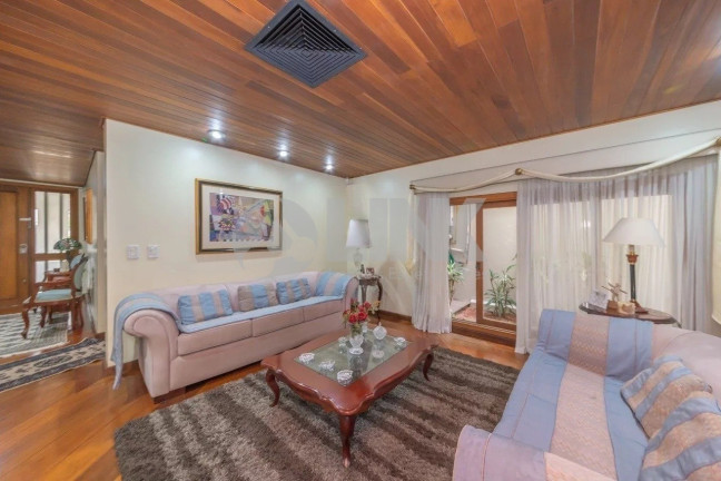 Imagem Casa com 4 Quartos à Venda, 351 m² em Petrópolis - Porto Alegre