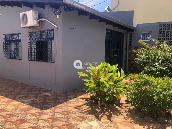 Casa com 2 Quartos à Venda, 62 m²
