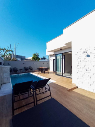 Imagem Casa com 3 Quartos à Venda, 320 m² em Taubaté Imagem Casa com 3 Quartos à Venda, 320 m² em Taubaté