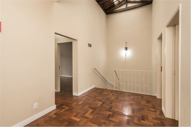 Imagem Casa com 5 Quartos à Venda, em Rio Branco - Porto Alegre Imagem Casa com 5 Quartos à Venda, em Rio Branco - Porto Alegre