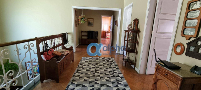 Imagem Casa com 4 Quartos à Venda, 500 m² em Mosela - Petrópolis Imagem Casa com 4 Quartos à Venda, 500 m² em Mosela - Petrópolis