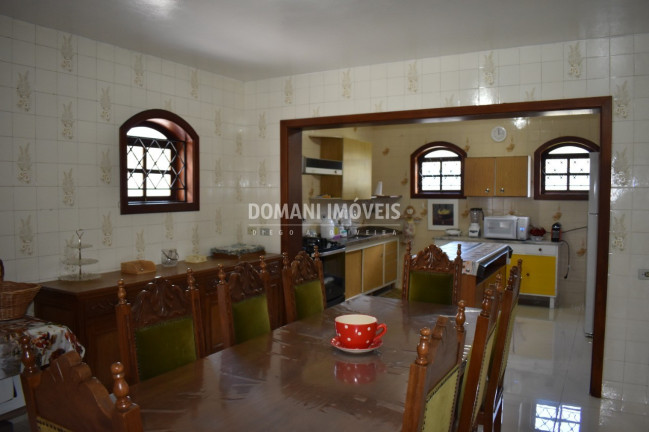 Imagem Casa com 4 Quartos à Venda, 183 m² em Região Da Abernéssia - Campos Do Jordão Imagem Casa com 4 Quartos à Venda, 183 m² em Região Da Abernéssia - Campos Do Jordão