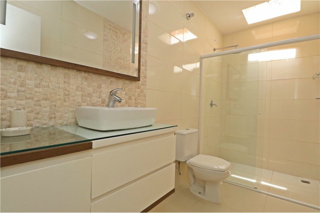 Imagem Casa com 3 Quartos à Venda, 218 m² em Pilarzinho - Curitiba Imagem Casa com 3 Quartos à Venda, 218 m² em Pilarzinho - Curitiba