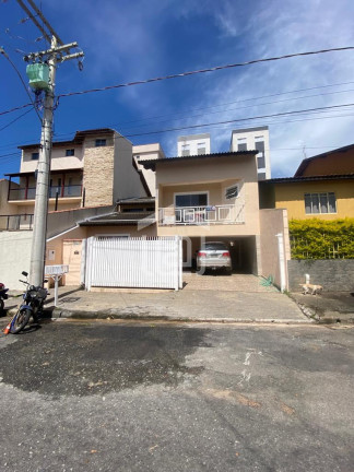 Imagem Sobrado com 3 Quartos à Venda, 250 m² em Jardim Das Azaléias - Poços De Caldas Imagem Sobrado com 3 Quartos à Venda, 250 m² em Jardim Das Azaléias - Poços De Caldas