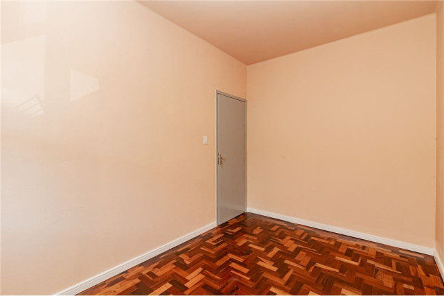 Imagem Imóvel com 2 Quartos à Venda,  em Passo Da Areia - Porto Alegre