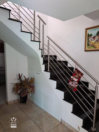 Imagem Sobrado com 3 Quartos à Venda, 136 m² em Santa Cândida - Curitiba