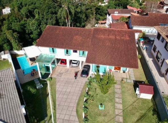 Imagem Casa com 4 Quartos à Venda, 501 m² em Várzea - Teresópolis Imagem Casa com 4 Quartos à Venda, 501 m² em Várzea - Teresópolis