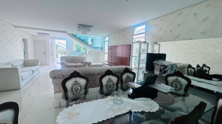 Imagem Casa com 4 Quartos à Venda, 300 m² em Alphaville - Santana De Parnaíba Imagem Casa com 4 Quartos à Venda, 300 m² em Alphaville - Santana De Parnaíba
