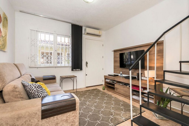 Imagem Imóvel com 3 Quartos à Venda, em Teresópolis - Porto Alegre Imagem Imóvel com 3 Quartos à Venda, em Teresópolis - Porto Alegre