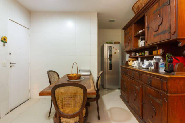 Imagem Apartamento com 3 Quartos à Venda,  em Copacabana - Rio De Janeiro