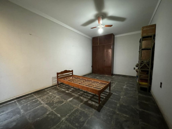 Imagem Casa com 3 Quartos à Venda, 210 m² em Setor Campinas - Goiânia Imagem Casa com 3 Quartos à Venda, 210 m² em Setor Campinas - Goiânia