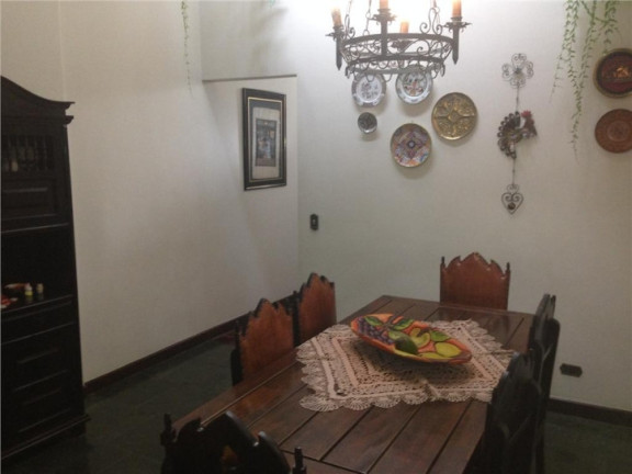 Imagem Casa com 4 Quartos à Venda, 800 m² em Vila Real Moinho Velho - Embu Das Artes Imagem Casa com 4 Quartos à Venda, 800 m² em Vila Real Moinho Velho - Embu Das Artes