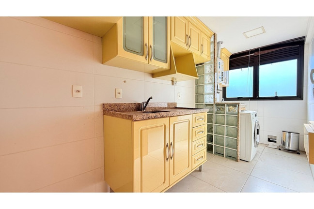 Imagem Apartamento com 2 Quartos à Venda, 70 m² em Menino Deus - Porto Alegre Imagem Apartamento com 2 Quartos à Venda, 70 m² em Menino Deus - Porto Alegre
