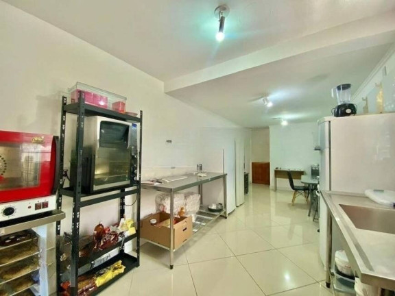 Imagem Casa com 4 Quartos à Venda, 233 m² em Menino Deus - Porto Alegre Imagem Casa com 4 Quartos à Venda, 233 m² em Menino Deus - Porto Alegre