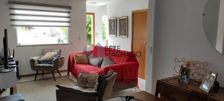 Imagem Casa com 2 Quartos à Venda, 71 m² em Granja Guarani - Teresópolis