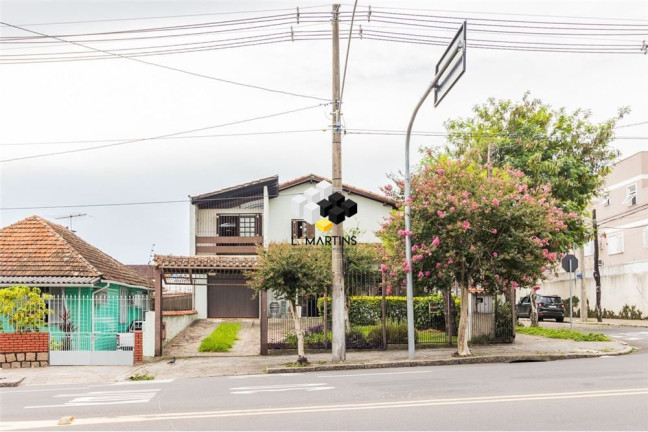 Imagem Casa com 4 Quartos à Venda, 313 m² em Cavalhada - Porto Alegre Imagem Casa com 4 Quartos à Venda, 313 m² em Cavalhada - Porto Alegre