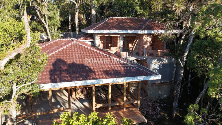 Casa com 4 Quartos à Venda, 248 m² em Região Do Alto Da Boa Vista - Campos Do Jordão