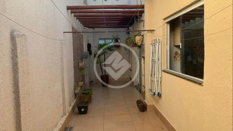 Imagem Casa com 3 Quartos à Venda, 247 m² em Setor Coimbra - Goiânia Imagem Casa com 3 Quartos à Venda, 247 m² em Setor Coimbra - Goiânia