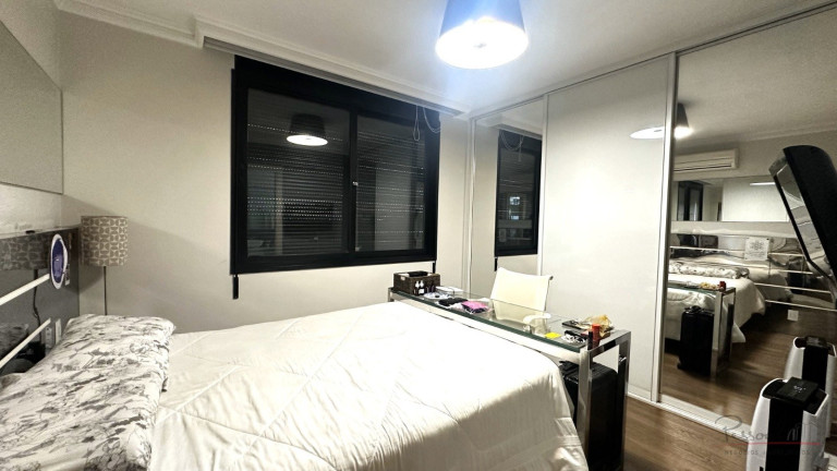 Imagem Apartamento com 3 Quartos à Venda, em Centro - Florianópolis Imagem Apartamento com 3 Quartos à Venda, em Centro - Florianópolis