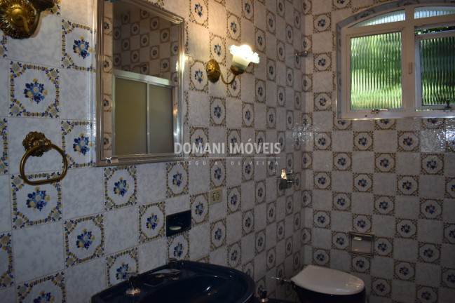 Imagem Casa com 4 Quartos à Venda, 560 m² em Região Do Alto Do Capivari - Campos Do Jordão Imagem Casa com 4 Quartos à Venda, 560 m² em Região Do Alto Do Capivari - Campos Do Jordão