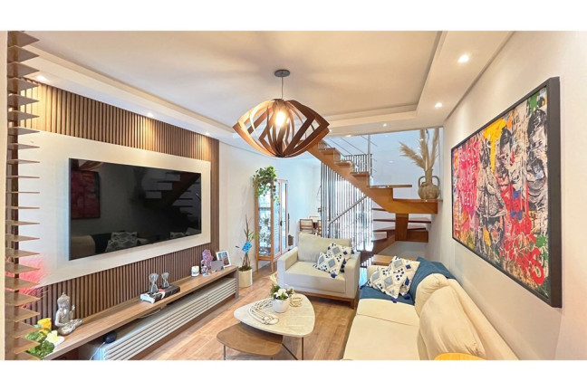 Imagem Casa com 2 Quartos à Venda, 110 m² em Hípica - Porto Alegre Imagem Casa com 2 Quartos à Venda, 110 m² em Hípica - Porto Alegre
