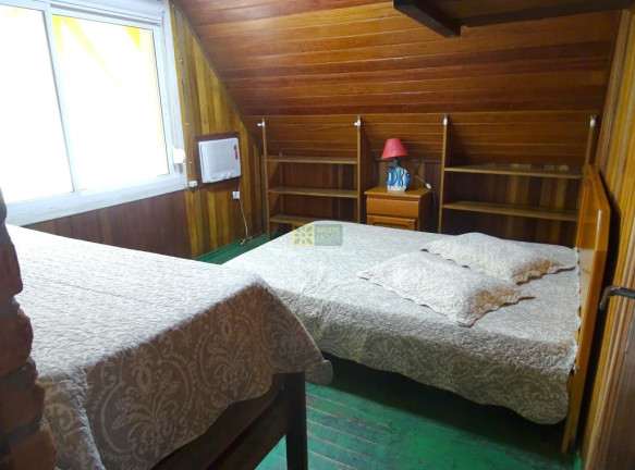 Imagem Casa com 3 Quartos para Alugar ou Temporada, 100 m² em Centro - Bombinhas Imagem Casa com 3 Quartos para Alugar ou Temporada, 100 m² em Centro - Bombinhas