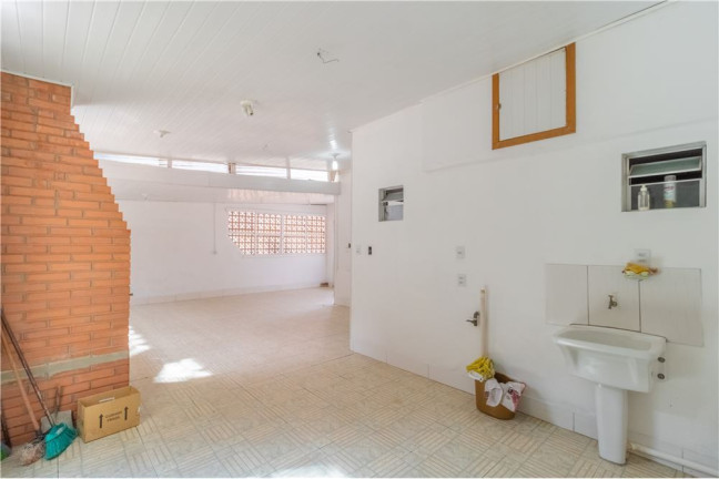 Imagem Casa com 5 Quartos à Venda, 150 m² em Partenon - Porto Alegre Imagem Casa com 5 Quartos à Venda, 150 m² em Partenon - Porto Alegre