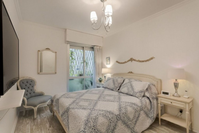 Imagem Imóvel com 2 Quartos à Venda, 75 m² em Petrópolis - Porto Alegre Imagem Imóvel com 2 Quartos à Venda, 75 m² em Petrópolis - Porto Alegre