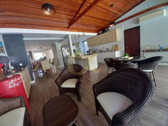 Imagem Casa de Condomínio com 3 Quartos à Venda, 210 m² em Anita Garibaldi - Joinville