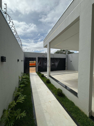 Imagem Casa com 3 Quartos à Venda, 225 m² em Planalto - Montes Claros Imagem Casa com 3 Quartos à Venda, 225 m² em Planalto - Montes Claros