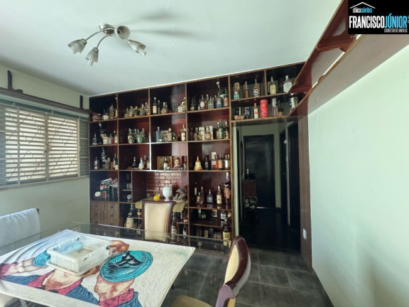 Imagem Casa com 3 Quartos à Venda, 241 m² em Setor Aeroporto - Goiânia Imagem Casa com 3 Quartos à Venda, 241 m² em Setor Aeroporto - Goiânia