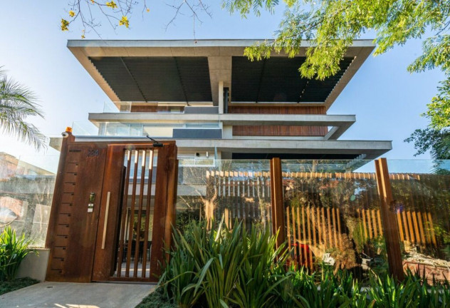 Imagem Imóvel com 3 Quartos à Venda, 206 m² em Três Figueiras - Porto Alegre Imagem Imóvel com 3 Quartos à Venda, 206 m² em Três Figueiras - Porto Alegre