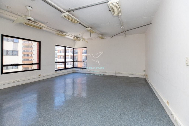 Sala Comercial à Venda, 41 m² em Pinheiros - São Paulo