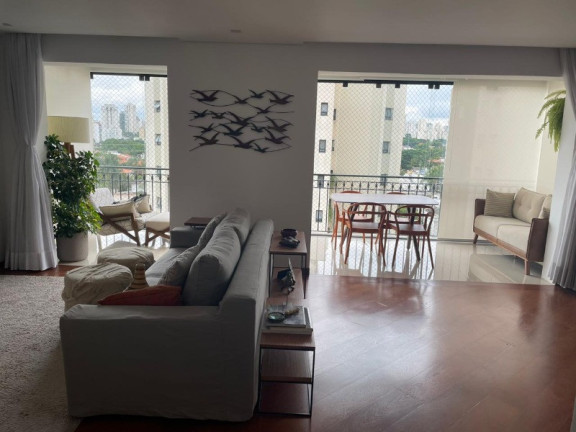 Imóvel com 3 Quartos à Venda, 200 m² em Brooklin Novo - São Paulo