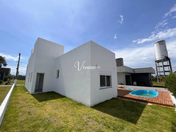 Imagem Casa com 3 Quartos à Venda, em Arco íris - Capão Da Canoa Imagem Casa com 3 Quartos à Venda, em Arco íris - Capão Da Canoa