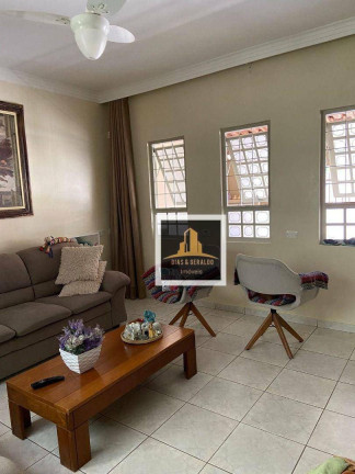 Imagem Casa com 4 Quartos à Venda, 242 m² em Cidade Jardim - Jacareí Imagem Casa com 4 Quartos à Venda, 242 m² em Cidade Jardim - Jacareí