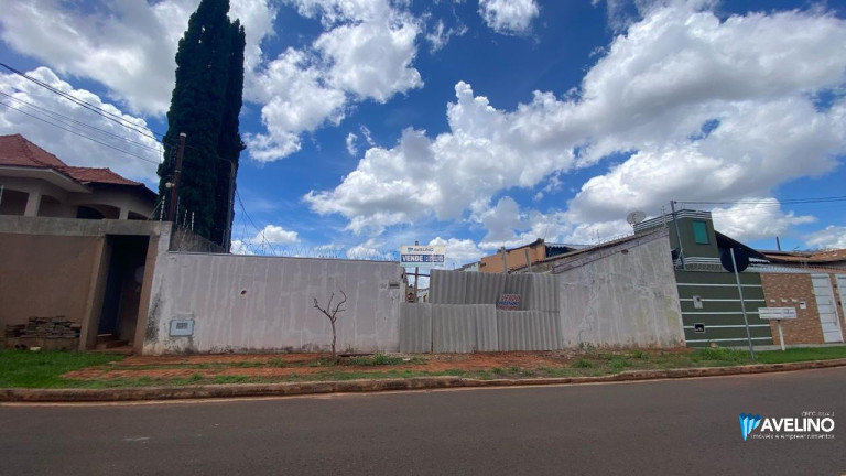 Terreno à Venda, 450 m² em Parque Residencial Rita Vieira - Campo Grande