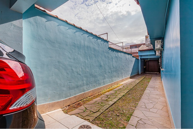 Imagem Casa com 5 Quartos à Venda, 330 m² em Vila Ipiranga - Porto Alegre Imagem Casa com 5 Quartos à Venda, 330 m² em Vila Ipiranga - Porto Alegre