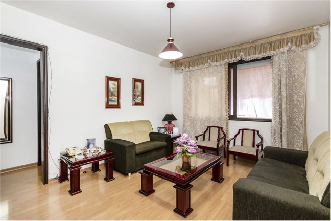 Imagem Imóvel com 3 Quartos à Venda, em Vila Ipiranga - Porto Alegre Imagem Imóvel com 3 Quartos à Venda, em Vila Ipiranga - Porto Alegre