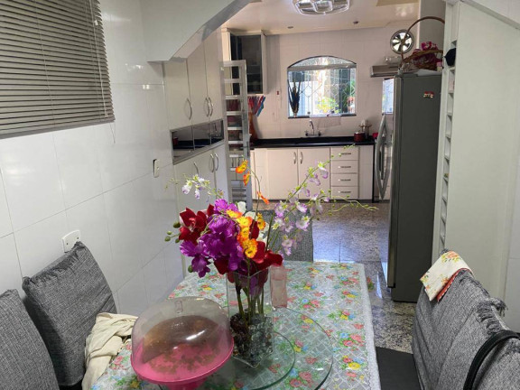 Imagem Sobrado com 3 Quartos à Venda, 300 m² em Itaim Paulista - São Paulo