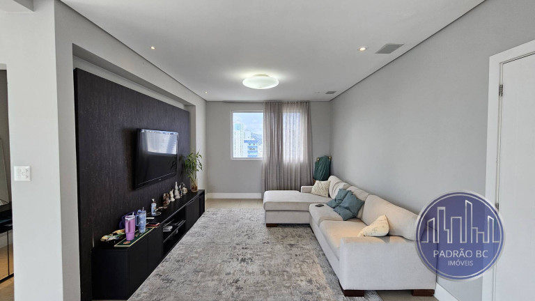 Imagem Cobertura com 3 Quartos para Alugar, 250 m² em Centro - Balneário Camboriú Imagem Cobertura com 3 Quartos para Alugar, 250 m² em Centro - Balneário Camboriú