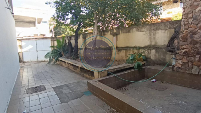 Imagem Casa com 5 Quartos à Venda, 218 m² Imagem Casa com 5 Quartos à Venda, 218 m²