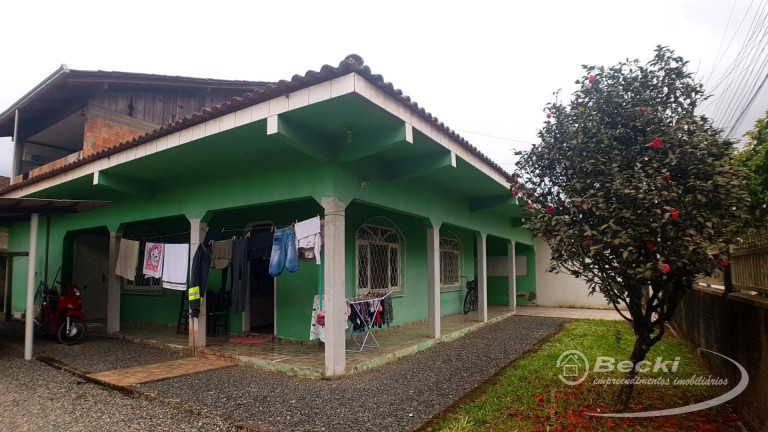 Imagem Casa com 3 Quartos à Venda, 195 m² em Aventureiro - Joinville Imagem Casa com 3 Quartos à Venda, 195 m² em Aventureiro - Joinville