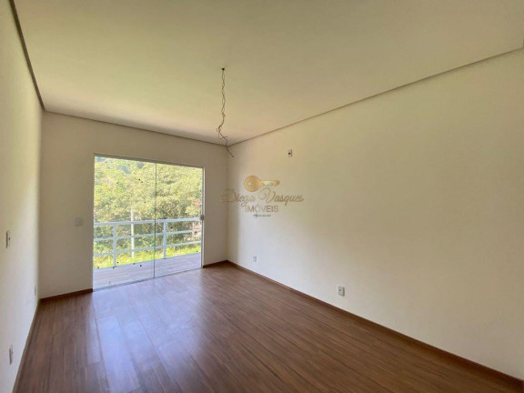Imagem Casa com 4 Quartos à Venda, 220 m² em Granja Guarani - Teresópolis Imagem Casa com 4 Quartos à Venda, 220 m² em Granja Guarani - Teresópolis