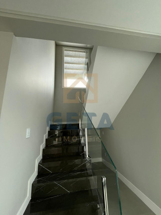 Imagem Sobrado com 4 Quartos à Venda, 270 m² em Santa Regina - Camboriú Imagem Sobrado com 4 Quartos à Venda, 270 m² em Santa Regina - Camboriú