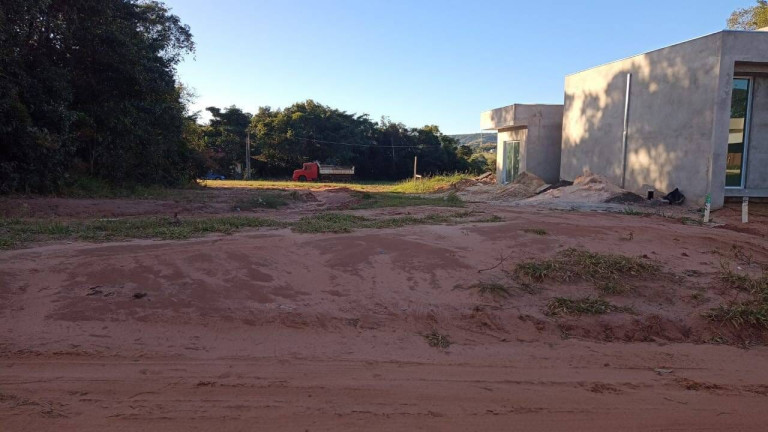 Imagem Terreno à Venda, 450 m² em Ninho Verde Ii - Pardinho Imagem Terreno à Venda, 450 m² em Ninho Verde Ii - Pardinho