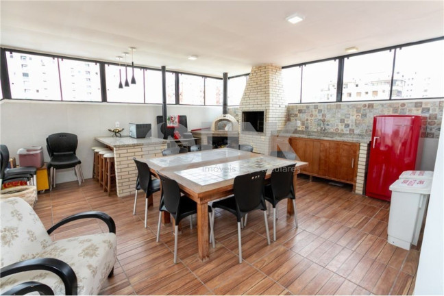 Imagem Imóvel com 4 Quartos à Venda, 260 m² em Higienópolis - Porto Alegre Imagem Imóvel com 4 Quartos à Venda, 260 m² em Higienópolis - Porto Alegre